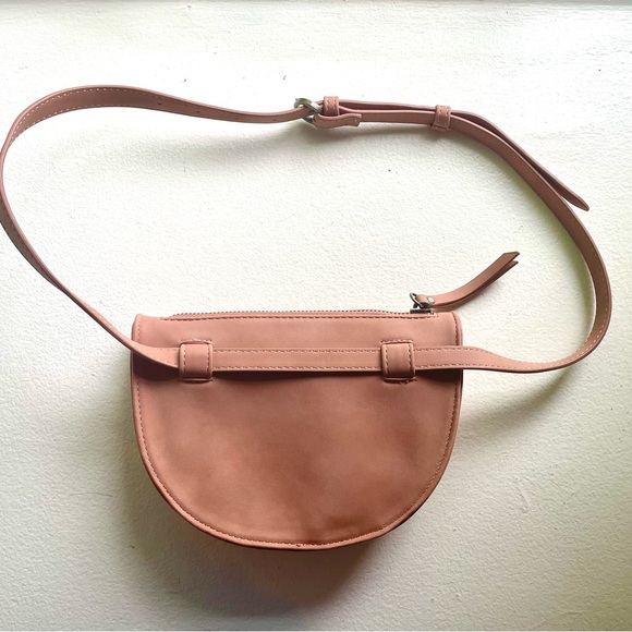 Universal Thread Light Pink Half-Moon Fanny Pack/Belt Bag - Picture 2 of 6